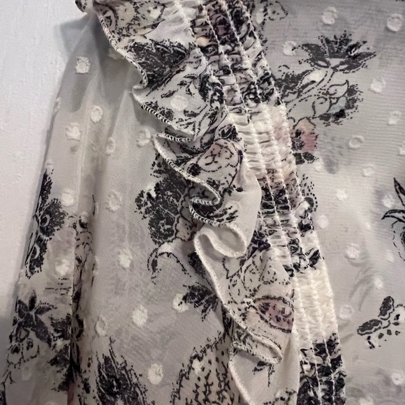 Express Portofino Shirt. Size Medium - Off White Sheer Button Floral Slim Fit - Picture 6 of 8